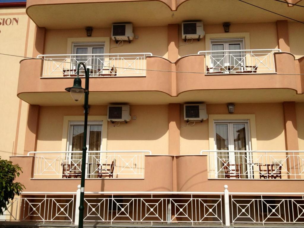 Pfaffenhofen Daire Vrasná Dış mekan fotoğraf